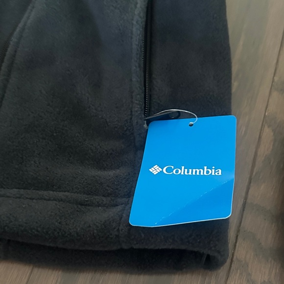 Columbia Women's Black Fleece Jacket NWT - Picture 3 of 5